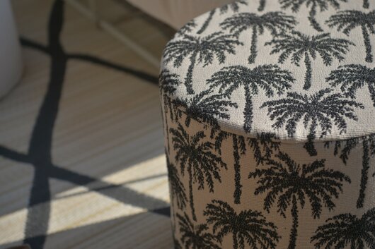 H.O.C.K. Vamosa Palms Outdoor Hocker Pouf ø40x45cm rund schwarz Palmen