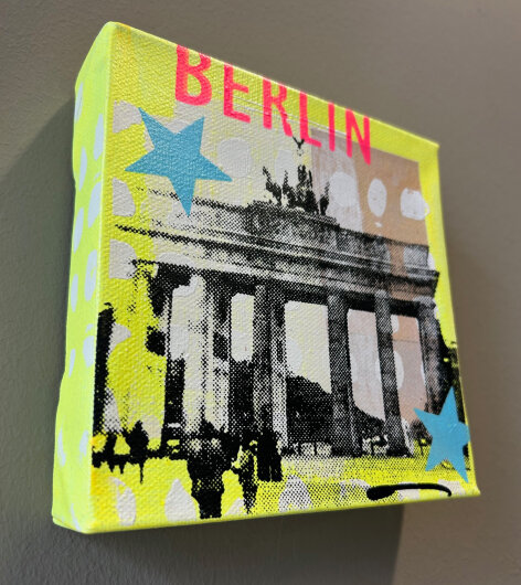 H.O.C.K. Little Icon Bild auf Leinwand 15x15x4cm BERLIN  gelb by Anna Flores